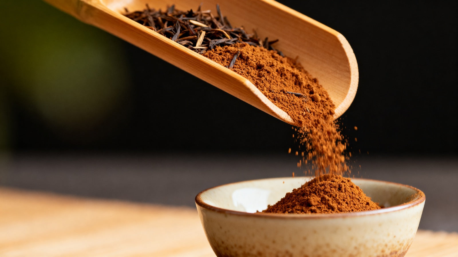 Brewing hojicha